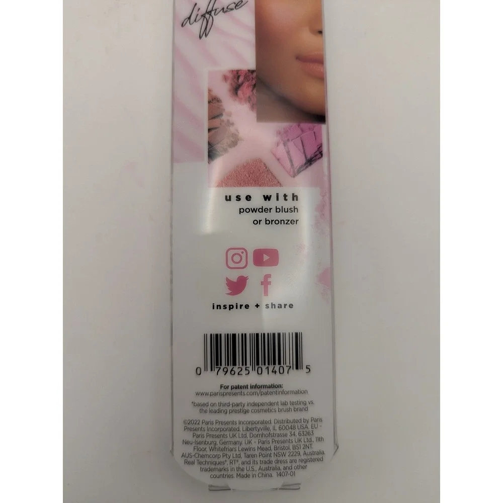 Real Techniques 400 Blush Brush Pink Tapered Soft Bristles Cheek‎ RT 01407 NEW